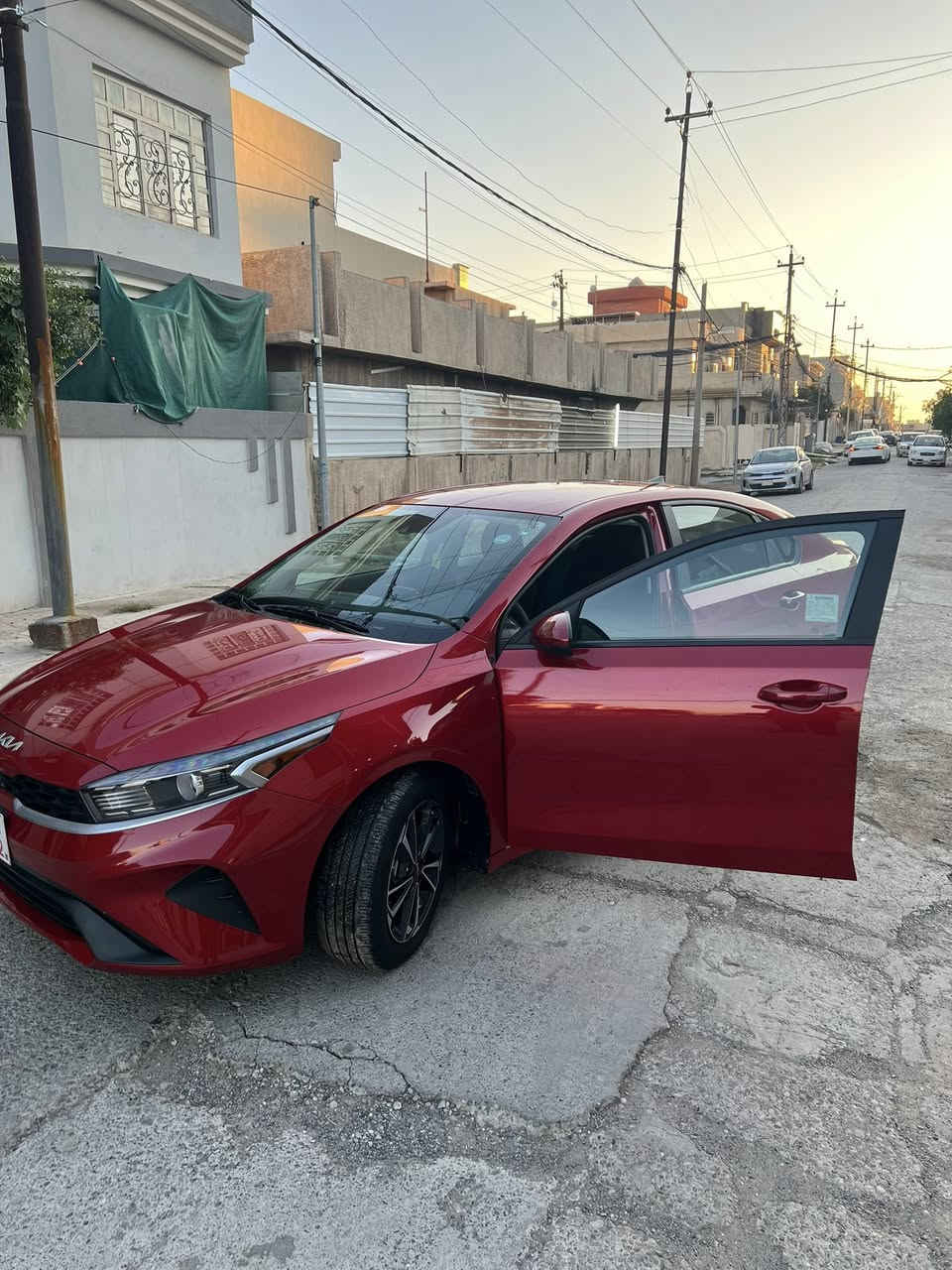 سلام عليكم كيا فورتي 2024 لون احمر طبعا سياره مواصفات المعروفه  بيها باب سكن مبدل باب نفس اللون بلادي وجاملخ الي على يمين بي تعديل  pdr حادثها موضح بل صوره بجم كبس من وره هم كبس سياره مكفوله من محرك وكير اخت الزيرو ماشيه 20 الف مواصفاتها شاشه جبيره 
وتحكمات ستيرن رادار امامي انظمه قياده ويل كاب هزه وفحص كامله وتترقم شمالي السعره 159$ بيها مجال بسيط
للاستفسار ***********
