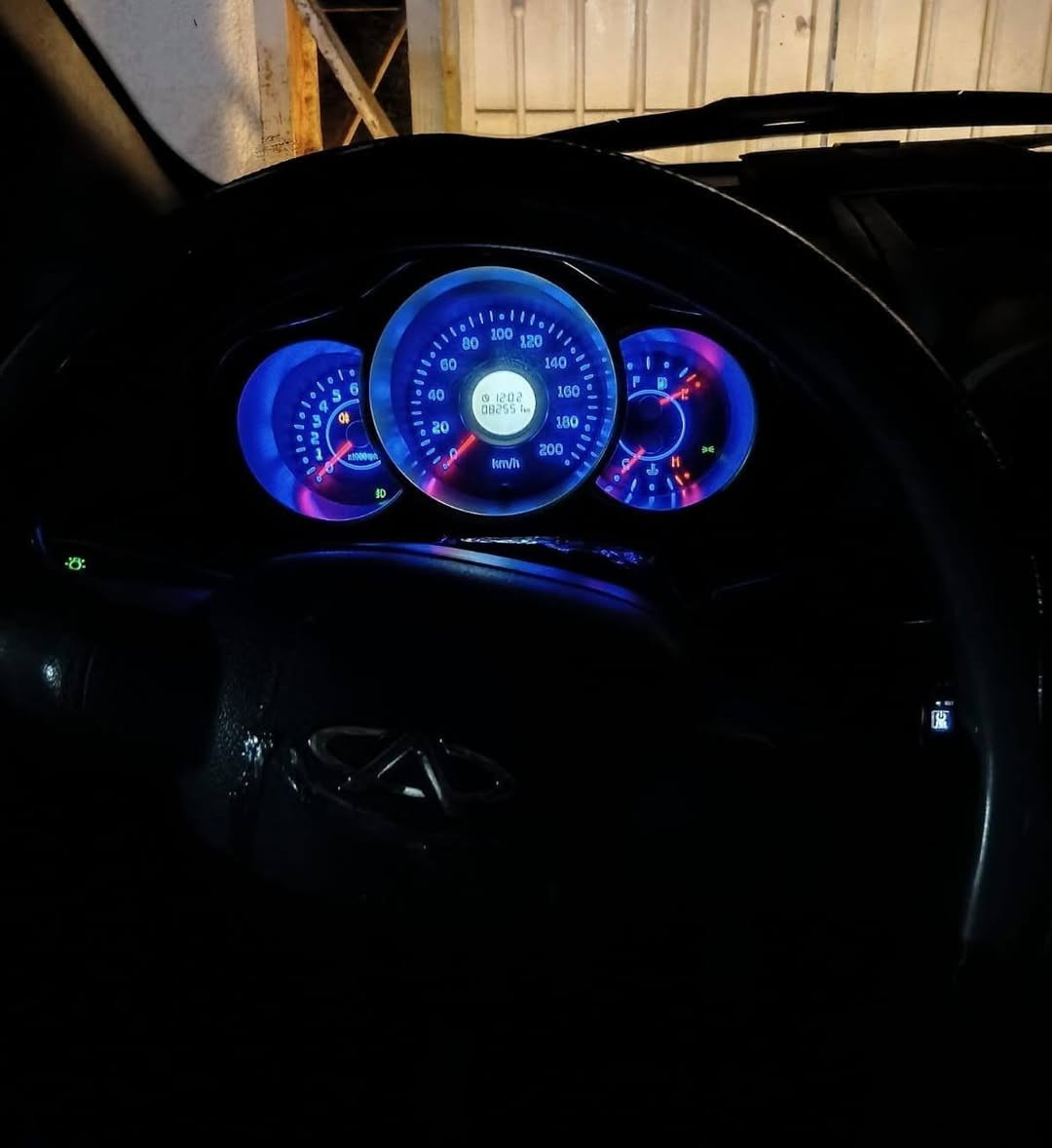 مكلف بالنشر اي استفسار اتصل عالرقم . 
السلام عليكم 
شيري A1 للبيع رقم بغداد دولي بأسمي كير ومحرك نضيفات صدر تايرات زينه . داخل نظيف . شاشه + كامره خلفيه . السعر 32 وبيها مجال بسيط . مكانها السياره الكرخ . للاستفسار  ( *********** )
