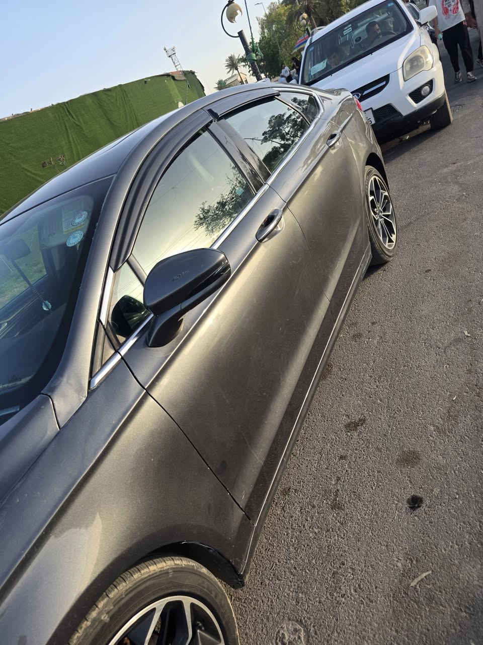السلام عليكم 
بيع مستعجل
سعر 105$ 
فورد فيوجن 2017 فوول ماعدا رادار امامي
محرك 20تيربو (EcoBoost )
تدفئة كشنات
فور ويل
مثبت سرعه
فتحه سقف
كشنات جلد
شاشه كاربلي
تشغيل عن بعد
***********
