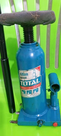 جك سيارة • 6 طن