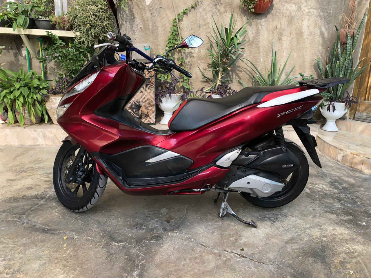 سلام عليكم للبيع دراجه PCX جيل ثالث بصمة درجة حلو ونضيفة بمعنة الكلمة ماشية 40,500الف محرك برغي واحد مامفتوح بي كاملة مكملة مناقصهة شي كهربائيات كلهة شغالة السعر 19 ورقة وبيهة مجال بسيط انتة شراي خابرني وتدلل مو شراي لاتعبني والسوك كلشي بي واني خادم اي استفسار *********** الرقم بي واتساب اتصل مو تكعد اتراسلني العنوان ديالى بعقوبة
