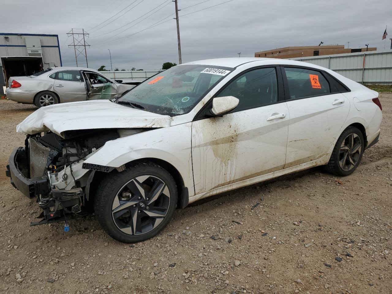 النترى وارد امريكي موديل 23  معوقين المعوق بس عينه كريمه بيه ضرر بنيد فقط مبدل وبيه بارد بلجاملغ الخلفي السياره  فول موصفات عدى الفتحه رادار جانب ورادار خلفي بصمه و تشغيل عن بعد تبريد 8درجات  ماشيه 57الف حقيقي السعر148وبيه مجال ***********
