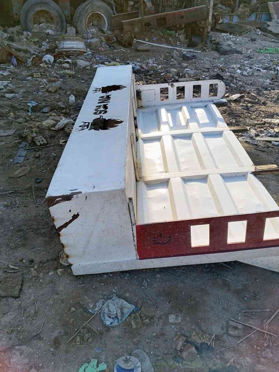 للبيع غراض عربانه صناديك أوربي مكاني جرف النداف حسين ***********
