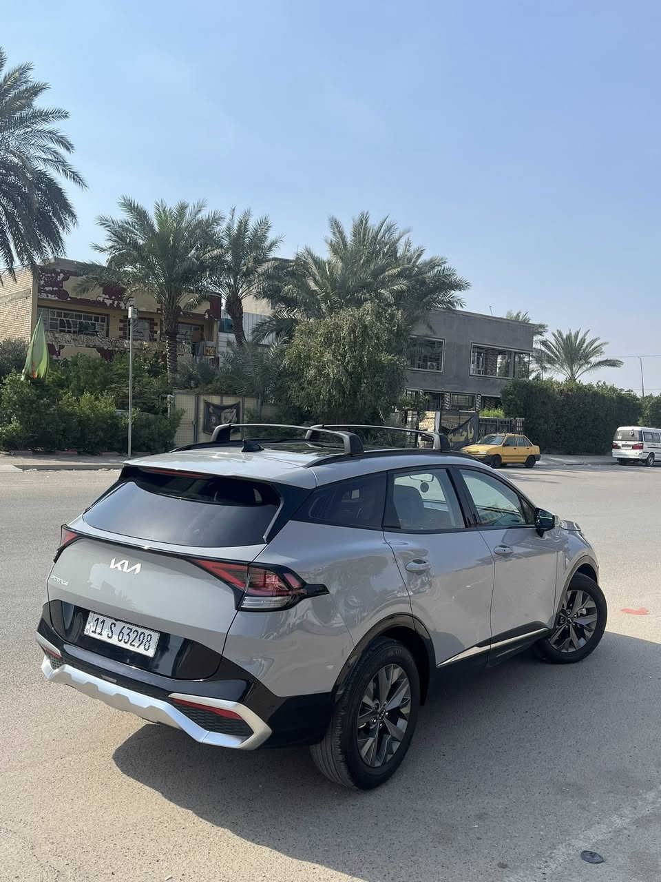 سلام عليكم
سبورتج 2024 فول موصفات sx 
لون سمنتي بدون صبغ السياره حادثها بنيد فقط قطعه وحده ايرباك استيرن طاك
بدون دواخل  
فول موصفات 
فتحه سقف بنوراما 
بصمه لايت زنون 
كشنات جلد 
حساسات رادات جانبيه واماميه 
كشنات خزن ميموري 
تحديد مسار تحذير خروج عن المسار 
شاشه جبيره 
عدادات دجتل 
صندوق كهرباء 
شحن لاسلكي 
هاند بريك بصمه 
بصمه ابواب وبصمه صندوق 
اناره داخليه لمس 
السياره فول بيها هواي موصفات 
ماشيه 15 الف 
بسمي تحويل ثاني يوم
مكان السياره بغداد 
البياع الشرطه الرابعه 
للاستفسار ***********
