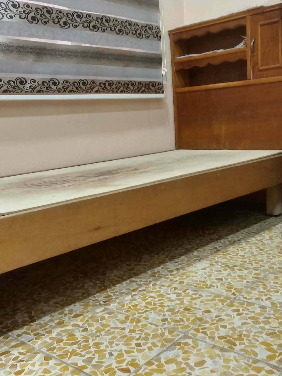 السلام عليكم
انتبه اني فقط مكلف بالمنشور
تختات ابو نفر عدد 2 طخم 
نفس ما واضح بل صورة 
عنوان موصل جانب ايسر حي النبي يونس 
السعر 120 بيهم مجال خاص مغلق واتساب مغلق 
هذا رقم صاحب تختات ***********
