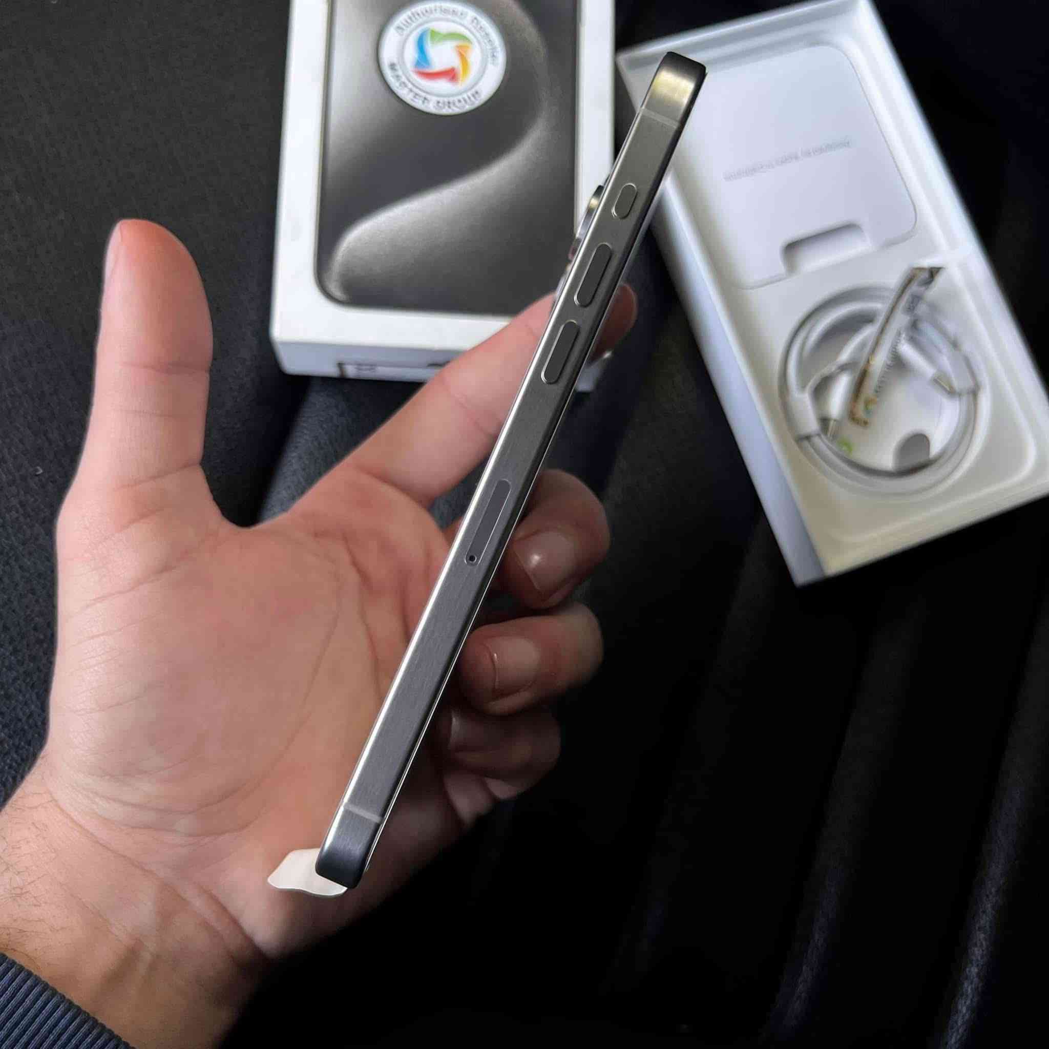 15 برو ماكس شرق اوسط AAA   ذاكرته256 بطاريه97 مشحون 239 مره جديد بمعنه الكلمه السعر 1100 مكاني بغداد *********** وتساب
