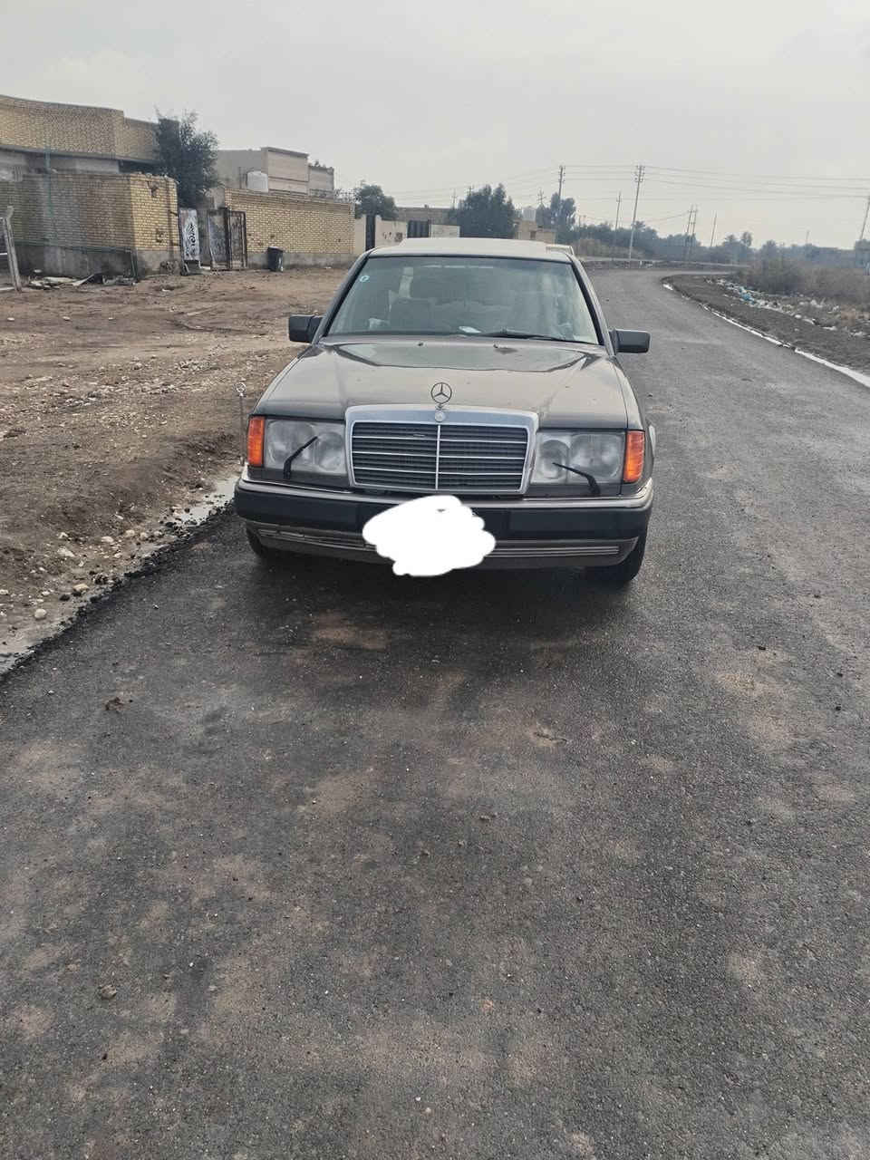 سياره للبيع مارسيدس دب موديل 89 سنويه لل30 كفاله من القواعد مكينه وكير خير من الله رقم بغداد سياره جاهزة جديدة كارتون السعر ب68 وبيه مجال للشراي للاستفسار. ***********
