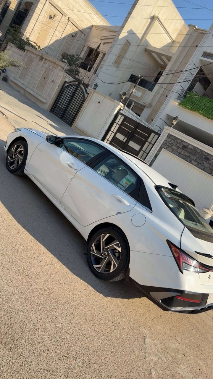 سلام وعليك انتر موديل2024 وكاله خليجه كوري اصلي محرك 2000دوش السياره فول موصفات
فتحه 

شاشه 

بصمات ثنين

تبريد قطعتين 

مري شفط

مكفوله من كلشي

حساسات اماميه وخلفيه 

ترحيب ثاتي 

وبيه هواي موصفات

السياره مال قصد باسم المالك كاعد ابغداد الجديده ويسويلك وكاله بعدله سنه وتنفك صاحبه يداوم بل نفط

السياره ماشيه 57

بعده شركه 

السعر 170

رقم ***********
