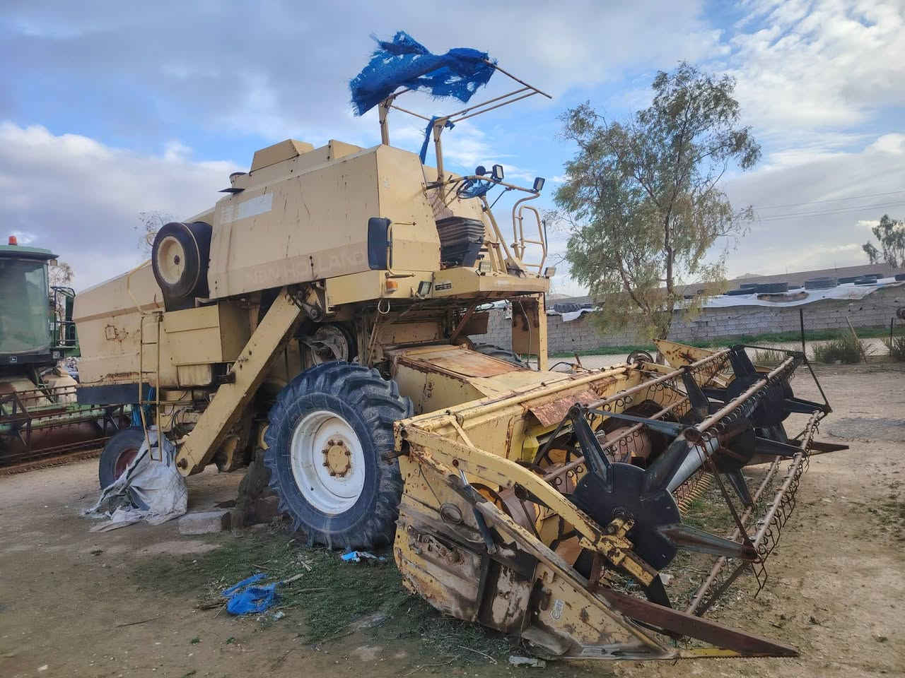 ثلاث حاصودات لل بيع كلوو شخال شرت رقم ***********اسيا    كورك ***********
