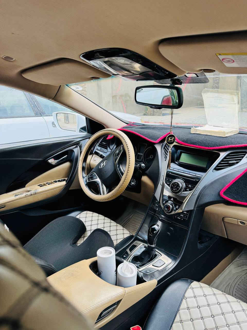 سيارة ازيرا للبيع. موديل ٢٠١٥ خليجي. محرك ٣٠٠٠.محرك وكير مكفولات. بدون بصمه. تحكمات ستيرن سيارة جاهزة من كل شي. بيها صبغ جاملغ ايمن مع باب ونص. بدون ضربة ولا معجون فقط رش. رقمها أربيل بأسمي تحويل مباشر. السعر 125 وبيها مجال. للأستفسار. الاتصال ع الرقم. ***********١
او ***********
