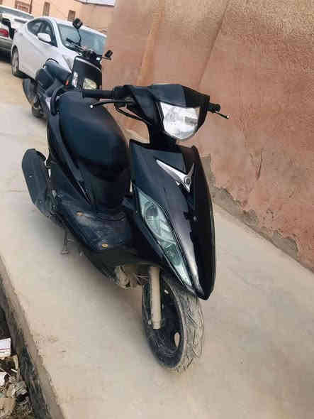 دراجة ماكس مضلع نوزل ياباني للبيع 
كاملة اي نقص ما بيها
مكينة بلادي ما مفتوحه 
ب 750 الف 
مكاني ( السدة / الميثاق ) 
***********
