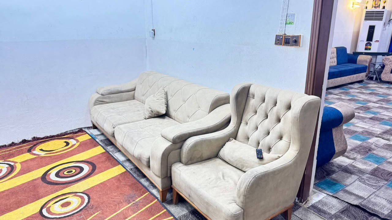 تخم كهربائي سينمائي
سحب و شفط ع الكهرباء ( يصير سرير) 
عشر مقاعد  سعره 475

جهاز جري يتحمل وزن 
جبلي و اعتيادي 

سعره 175

 التواصل خاص أو الاتصال 
‏‪***********‬‏
