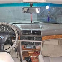 للبيع بيئم ٧٣٥ موديل ٩٠ رقم بغداد السياره بل عماره مكفوله من الضربه وا...