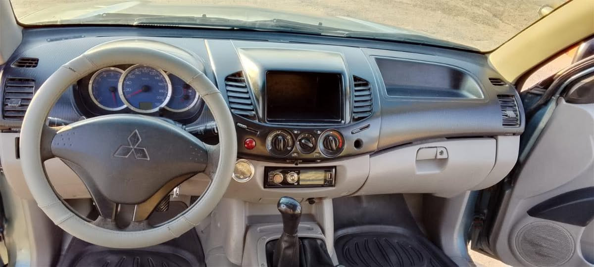 بيك اب مستوبيشي 2009 فور ويل كاز مكينه ستاركس
تخم تاير برجستون دوشمة جديدة بلوجكترات جديد 
السيارة خير من الله متومه سليمانية وسنوية 
 بيع كوم حديد ادوات ادوات  بدون كصه السعر 55 وبيها مجال 
***********
