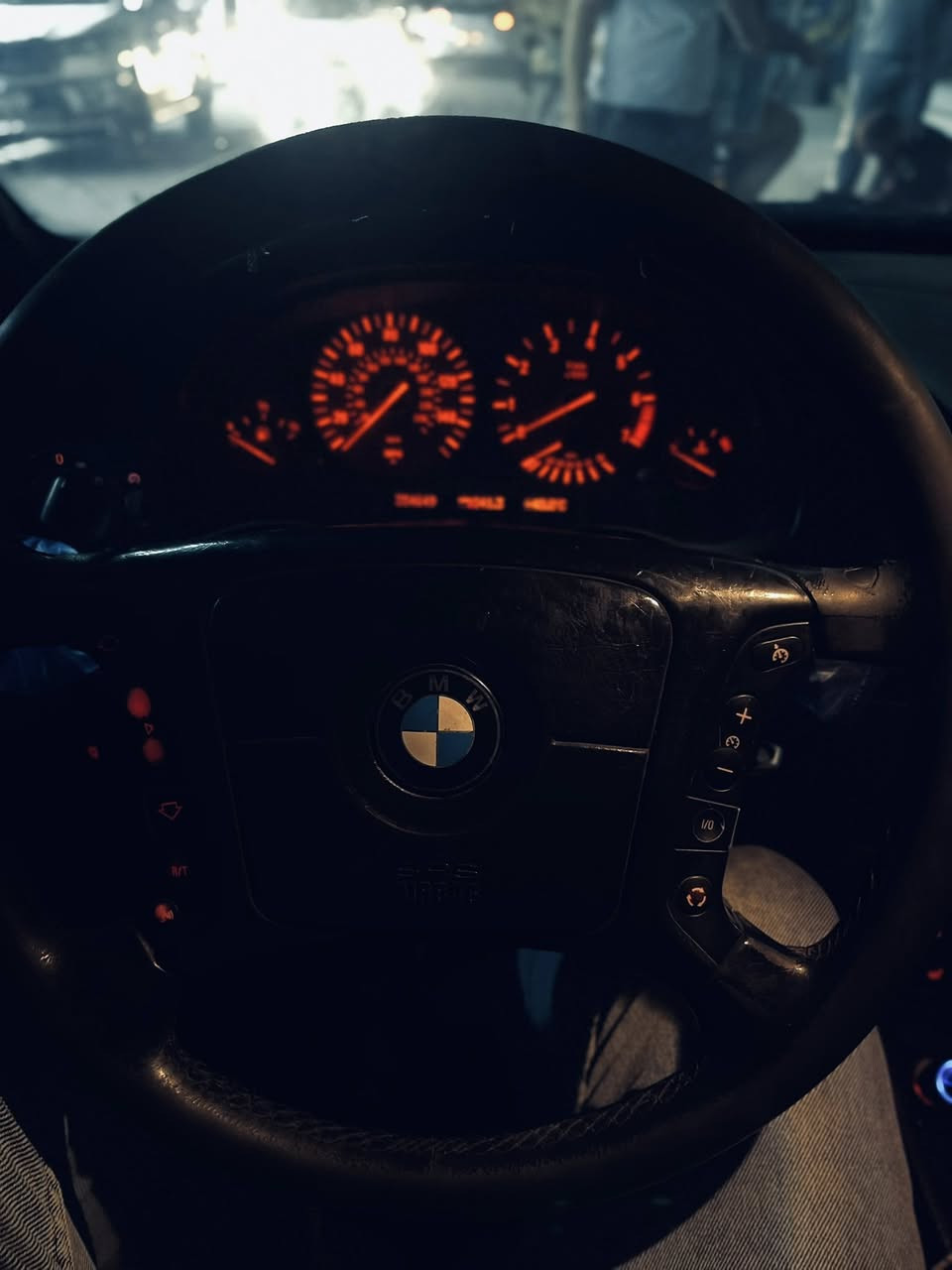 صقر 2000   دبل فانوس 528 
 كير مكينه نضيفه حداديه تخم تاير جيد 
مواصفات:
-فتحة سقف
-تبريد ثلج +تدفئة كشنات
-شاشة وكامرة خلفية
-لايت زنون
-جام اوتو
-مكينة وكير شرط 
-شاشة الاعطال صفر مسج 
-الغرفه  الداخليه  جديده جدا  
- ويل 17 
السعر 115 $
***********
