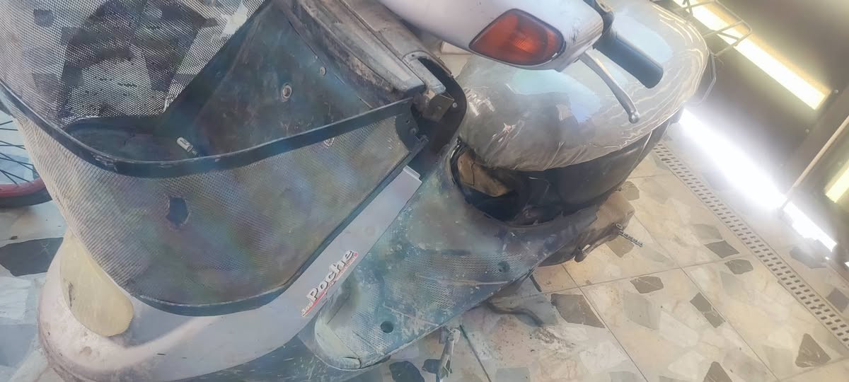 السلام عليكم
دراجه منغولي ام السله توها معمره وشغاله وكفراتها عوزها بس شد سعرها ٢٥٠ مكاني كربلاء طويريج حي الرياض الشبديين 
رقمي *********** متواجد فيس واتس وع الاتصال
