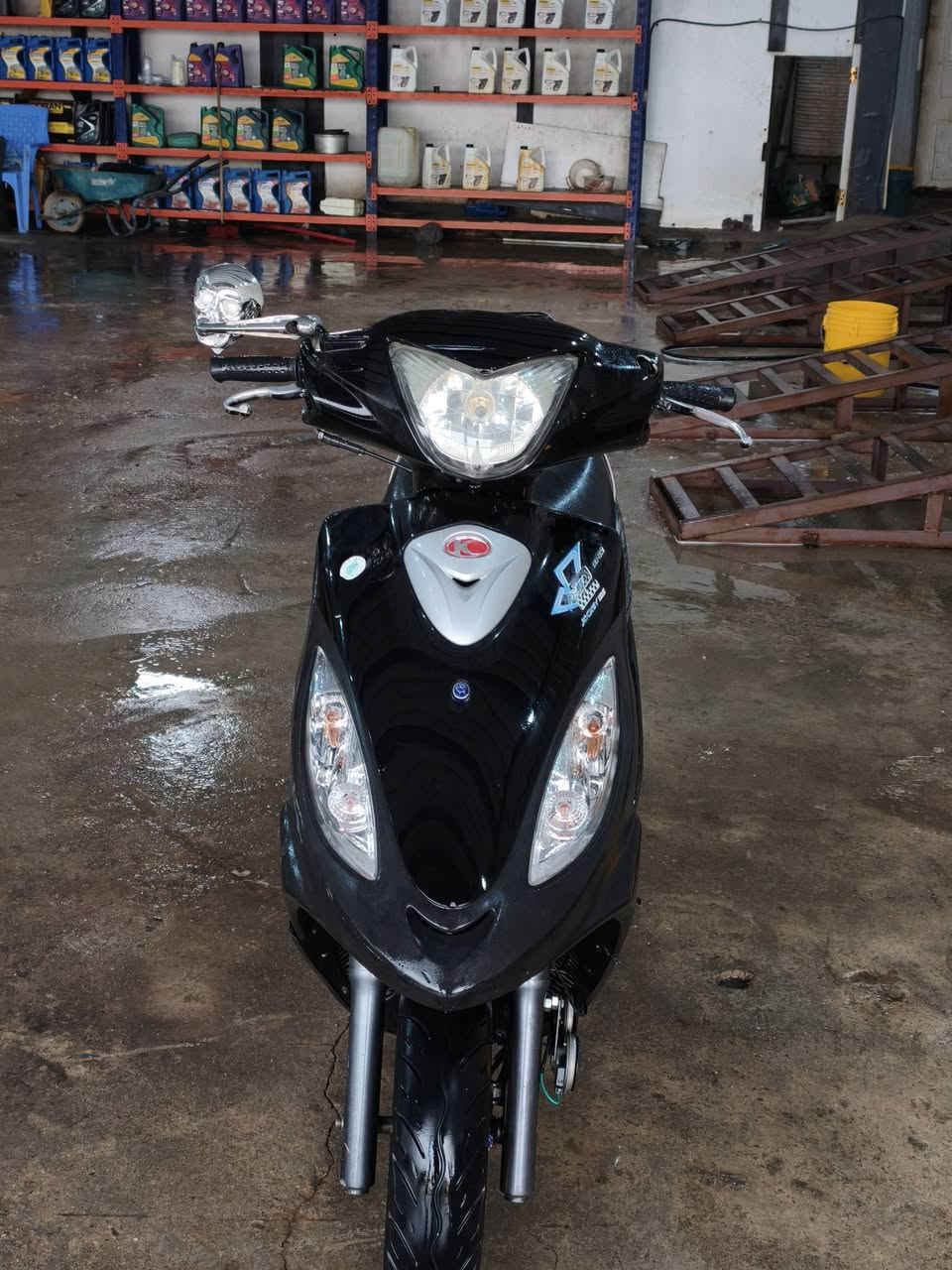 سلام عليكم شبابنه الطيبه. دراجه كامكو في تو 2014 دراجه مكينه نضيفه ما ناقصهه اي شي أفول الهه بانزين كلهه محسن ودهن من هذا ابو 18 الف ما مفتوحه ابد افتر الفيتريه واحد واحد دراجه ابد ما مفتوحه مكينتهه. الي يحب يشتريهه هذا رقمي يتواصل وياي ***********. المو شراي لا يتعبني والسعر واتساب
