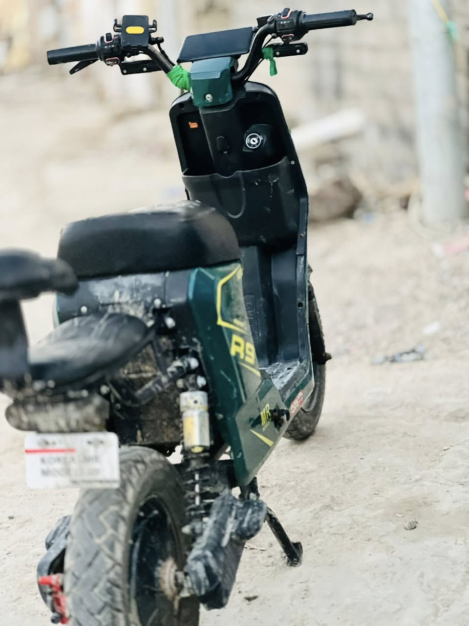 ‏سلام عليكم إخوان دراجة شحن للبيع دراجة جديدة مو تشوفونها بالصورة دراجة جديدة كهربائيات شغالة من طول الطول بطاريات جدد توني شادهم سعر 500 وبها مجال مكان بصره قضاء القرنة  رقم الهاتف *********** ￼￼￼￼￼ ما أبي واتساب ￼ متواجد بالفيس على الشريحة
