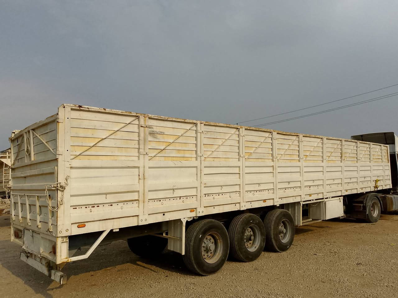 سلام عليكم عربانه للبيع الطول 13/60 دنكير تعليك وركه زت فوق الدنكير تخم تأير جاهزه للشقل العنوان واسط الحفريه للاستفسار اتصل ***********
