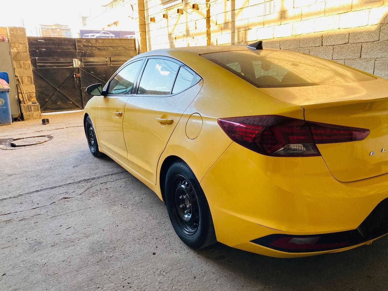 السلام عليكم النتره ٢٠٢٠ للبيع حادثها مثل ما موضح بالصور جاهزه من كلشي ما متواجد ع الفيس مكلف بالنشر السعر ١٤٠ للاتصال *********** متوفر واتساب
