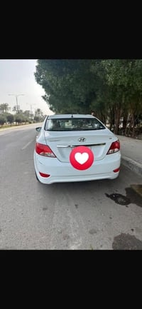 اكسنت خليجي 2017 كامل مواصفات تحكم ستيرن شاشه فتحة سقف بيها صبغ بدون ح...