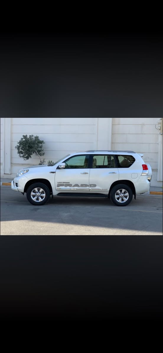 السلام عليكم 
برادو 2013  مكفوله من الصبغ والحادث  مكينه 6 سلندر ماشيه 184فتحه  وكشنات جلد ودبل تانكي وثلاجه 282$  
***********
