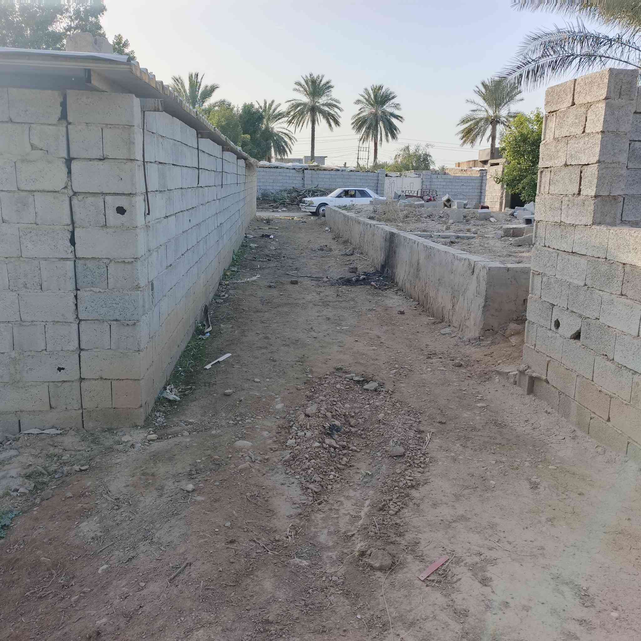 السلام عليكم قطعه أرض عليهه هيكل 
مساحه القطعة 400متر 
جنس الأرض زراعي سند ٣٥ 
مكان القطعة منطقه الهاشمية 
التابعه إلى خان بني سعد
قريه الضابطيه 
السعر ٢٥ وبيهه مجال 
عنوان البائع خان بني سعد 
للاستفسار اتصال ع الرقم 
*********** وتساب 
*********** اتصال
