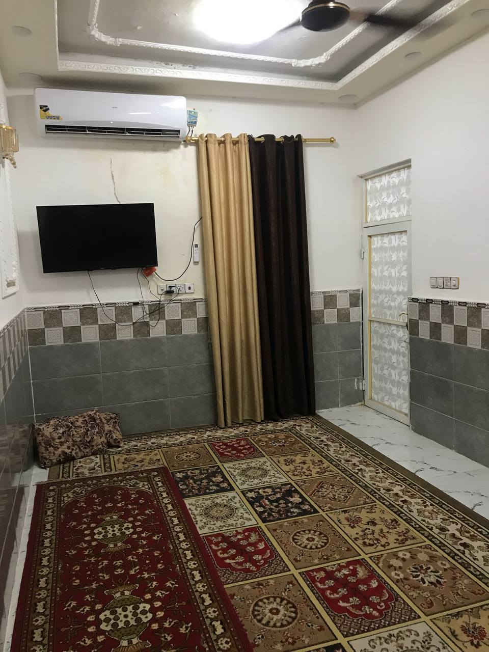 بيت مساحه 120للبيع تفاصيل غرفه وصاله واستقبال ومطبخ وتخاريج بداخل والخارج الاساس والسقف صب كونكريت  الارضيه بورسلين وسيراميك  العنوان  شارع  المطار القديم  مقابل  مجمع الرحمن فرع  صيدليه ارض الفرح  السعر 35وبي مجال 
***********
