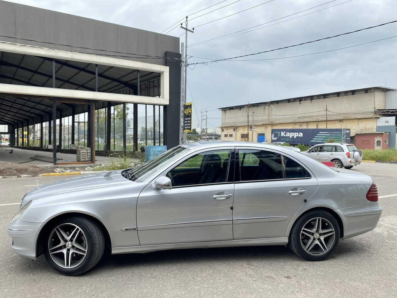 ⸻

🚗 مرسيدس صالون للبيع
موديل: 2008
اللون: سلفر

🔧 المواصفات:

* محرك 4 سلندر سوبر جارج
* كير ومحرك شرط
* كشنات كهرباء
* فتحة سقف
* كروز (قفل سرعة)
* تحكمات ستيرن

🛞 طخم تايرات جدد
🚘 طخم السيارة جديد
🛞 ويل AMG

🎨 3 قطع صبغ فقط
🚫 بدون دواخل

⛽ كوبون بانزين

📞 *********** (واتساب متوفر)

📍 الموصل

💰 السعر: 110 وبيها مجال

⸻
