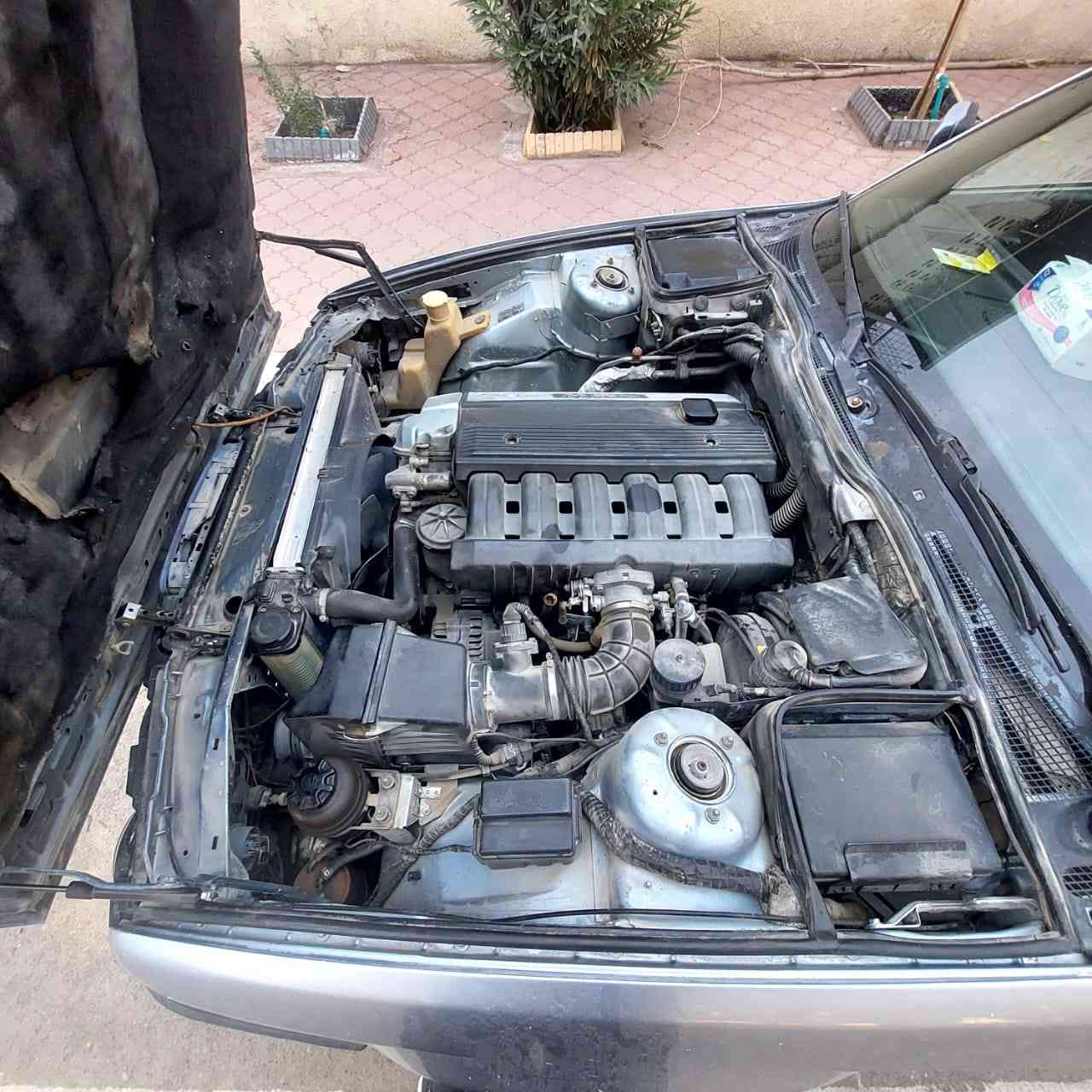 سلام عليكم BMW مديل 1990 حجم 525i سياره مصبوغه عام للجماليه محركV6 جديد وكير جديد السياره حلوه ومرتبه بس نقصها حداده رقم سليمانيه وكاله او تحويل مكان السياره البصره ابو الخصيب رقم *********** السعر 55وبي مجال قليل حك الجيه
