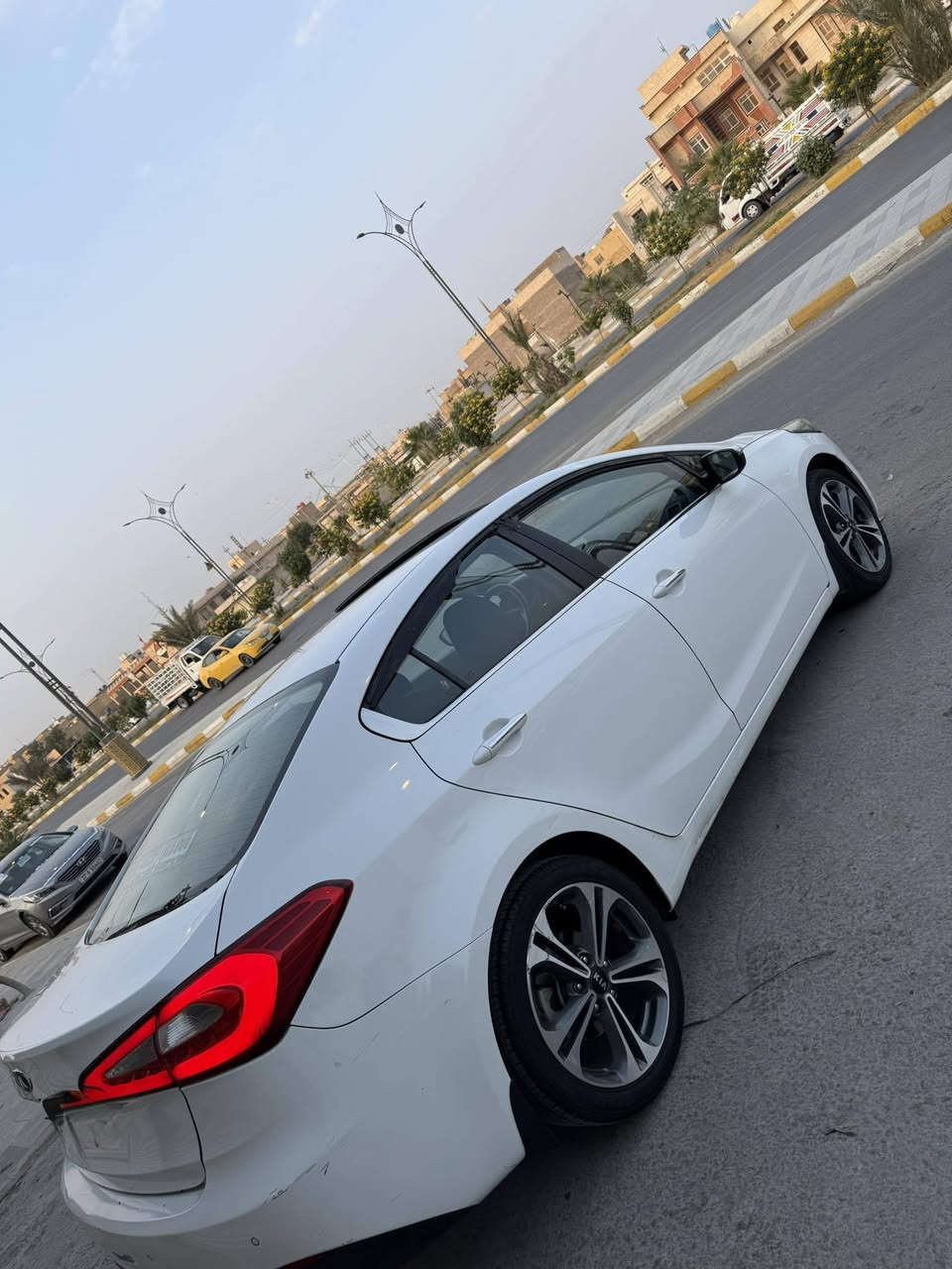 سلام عليكم كيا سيراتومتومه شمالي  موديل 15كفاله عامه من كص وضربه وصبغ سعرهه 65وبيهه مجال قليل ***********مكانهه ميسان
