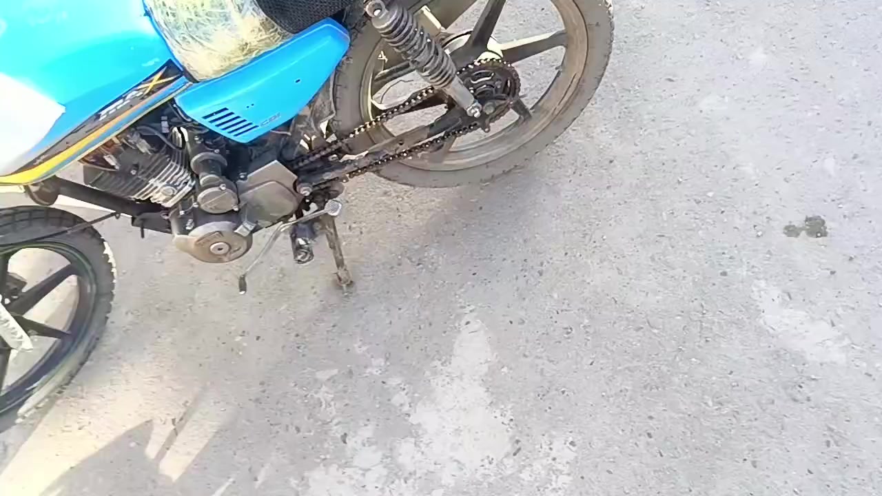 سلام عليكم دراجة شاينك مديل 2023 لبيع *********** دراجة خير من لله چنت اشتغل بيهة بس عتازيت
