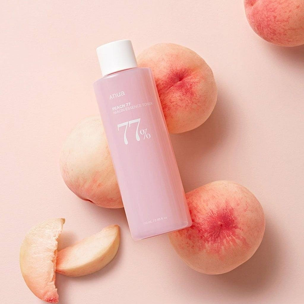 🍑تونر خلاصة النياسين بالخوخ 77% من أنوا (Anua Peach 77 Niacin Essence Toner) يجمع بين فوائد التونر والإسنس، مصمم لترطيب وتفتيح البشرة. يتميز بتركيبة لطيفة تجعله مناسباً لجميع أنواع البشرة، بما في ذلك البشرة الجافة والحساسة.✨
✅التركيبة غنية بمزيج من المكونات النشطة والمغذية:77% مستخلص فاكهة الخوخ يوفر ترطيباً عميقاً ومغذيات غنية بالفيتامينات ومضادات الأكسدة للمساعدة في استعادة إشراق البشرة ولونها الطبيعي.
✅النياسيناميد (فيتامين ب3): مكون فعال معروف بخصائصه في تفتيح البشرة، المساعدة في توحيد لونها، وتقليل ظهور البقع الداكنة والتصبغات.
✅ألفا أربوتين وفيتامين سي: يعملان بشكل تآزري مع النياسيناميد لتعزيز تأثير التفتيح ومنح البشرة إشراقة ونضارة.
✅بانثينول (فيتامين ب5) وسيراميد: تساعد هذه المكونات على تقوية حاجز رطوبة البشرة الطبيعي والحفاظ على ترطيبها العميق، مما يقلل من التهيج والاحمرار والجفاف.
✅نظام "Peach Melting Peel™" (تقشير الخوخ الذائب):  يساعد على إزالة خلايا الجلد الميتة بلطف وتنقية المسام، مما يحسن من ملمس البشرة. 
#الاصلي المنشأ كوريا 🇰🇷💯
سعر الدرزن 
يوجد لدينا توصيل الجميع محافظات العراق✔️✔️


**إذا كنت صاحب هذا الإعلان وتريد حذفه لأي سبب، رجاءا أرسل رسالة إلى الدعم الفني**