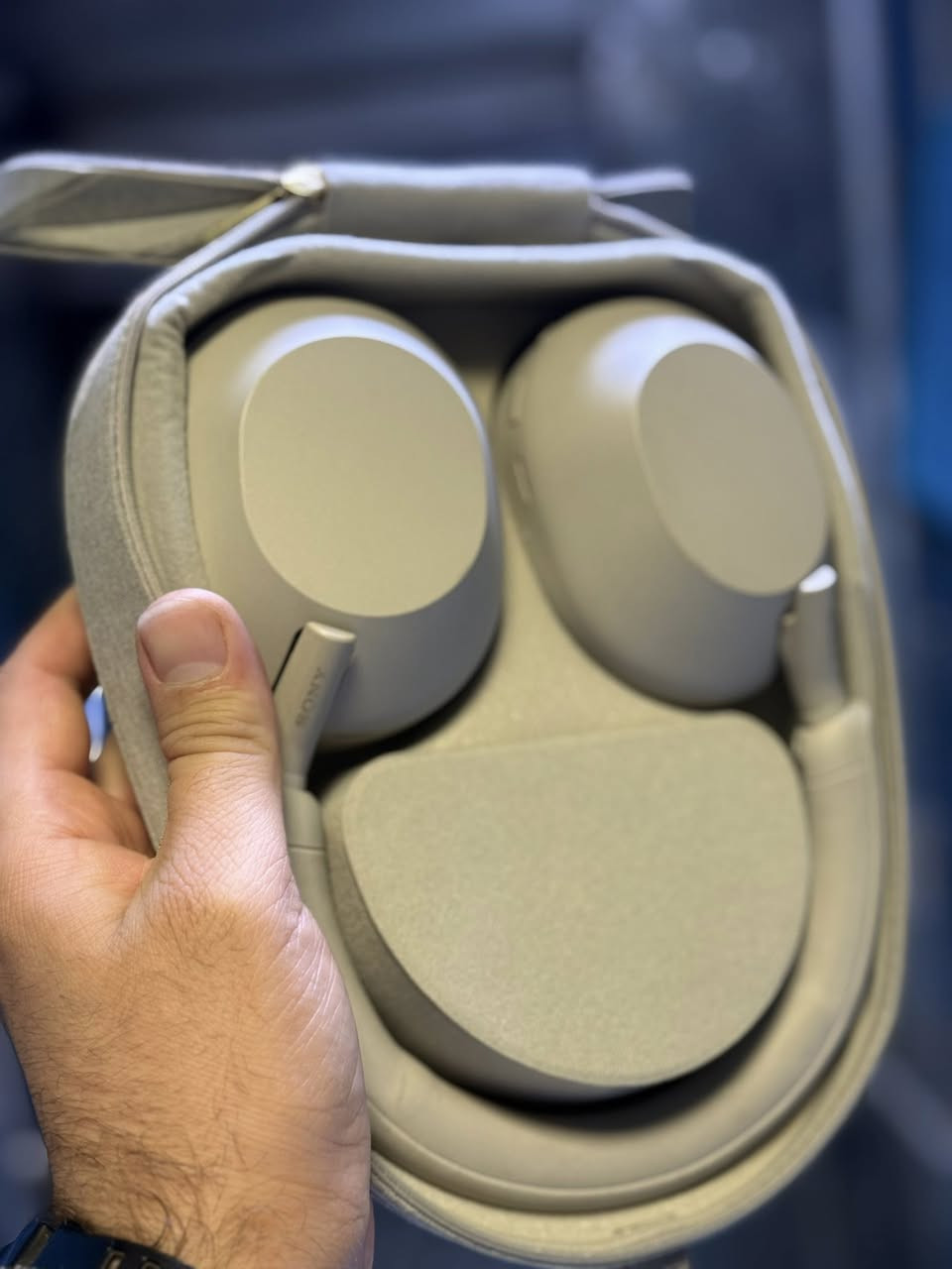 Sony WH-1000XM5 Premium Noise Canceling
جديده نظافه 100‎%‎  لون مميز 
السعر 225 الف


**إذا كنت صاحب هذا الإعلان وتريد حذفه لأي سبب، رجاءا أرسل رسالة إلى الدعم الفني**