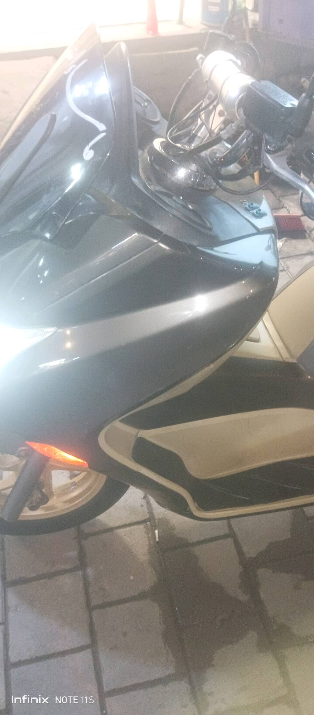 سلام عليكم فورزة للبيع مكفولة اس 7 دهن كلة امزول وبانزين كلة محسن الله شاهد ترايك وين متريد وين ميعجبك السعر خاص او واتساب  ***********