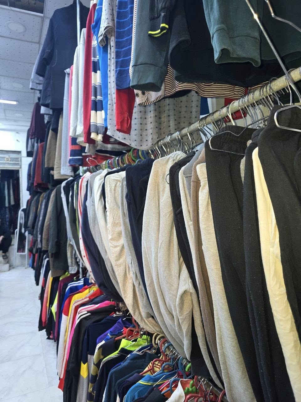 محل للبیع باله رجالی قمصله ٫سویتر٫بجامه٫بلوز ٫ریاضی ٫ستره٫کوت٫بنطرون٫عسکری٫قمصان٫احذیه
المکان مغربه مقابل مطعم حمیسه
العدد حوالی 2000قطعه او اکثر 
للاستفسار الاتصال علی رقم
***********
