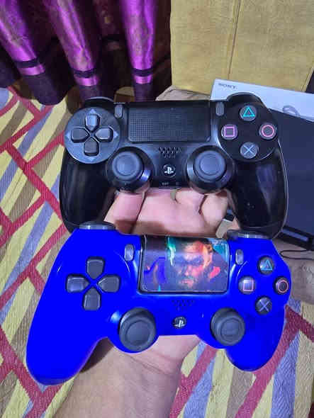 للبيع بلي 4 مهكر واحد تيره نضافه95‎%‎ما مستخدم فقط شهرين مع اليوبي اس مكان ناصريه مركز مكلف بالنشر 
رقم صاحب البلي :  ***********
