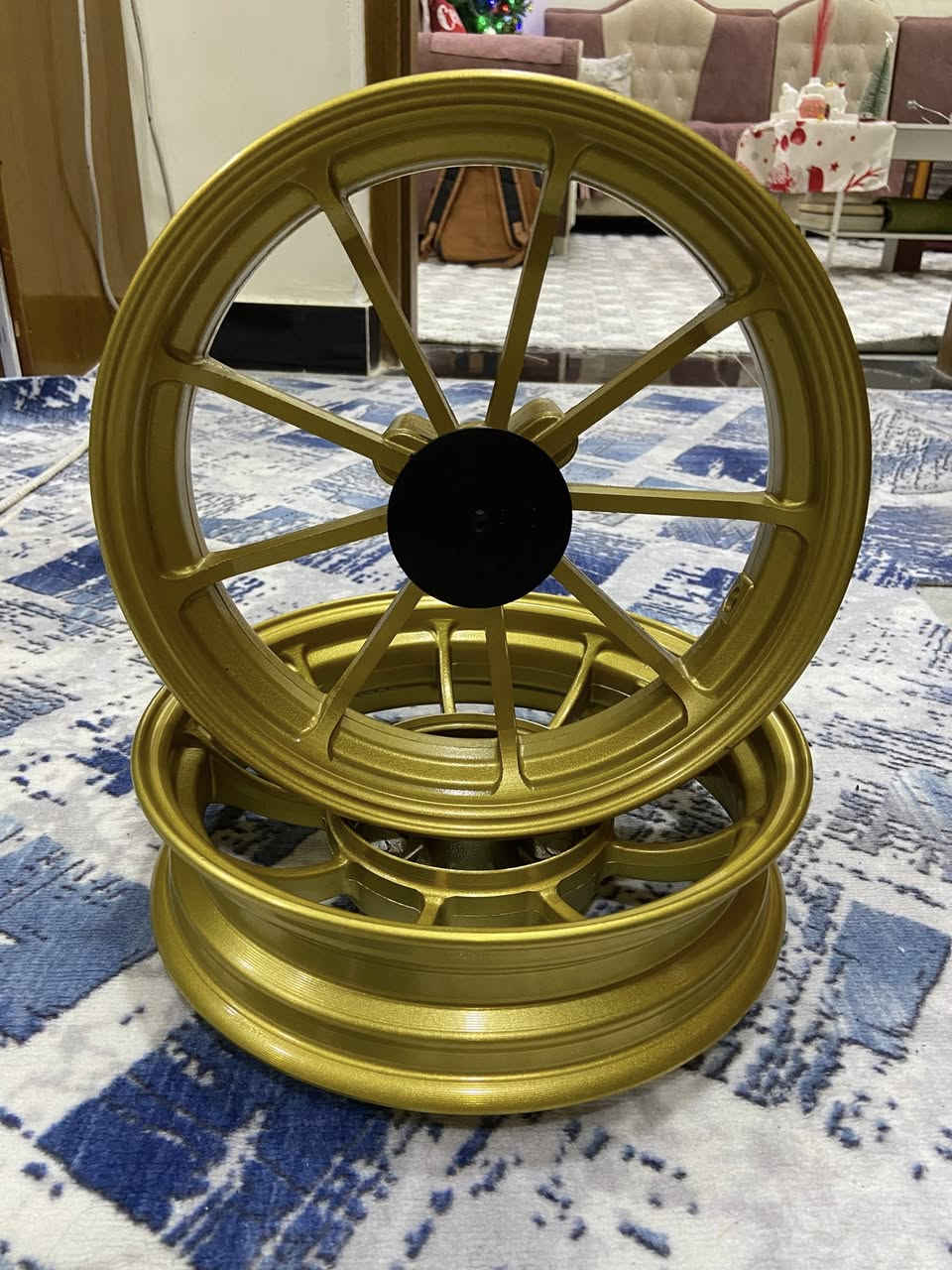 السلام عليكم للبيع ويلات ماكس مشيف ذهبي  جدد مامحطوطات بل تاير جدد زلغ مابيهن كلش هنة ومماتهن وبراغيهن جيب وشد مكاني المعقل لحد يراسلني راسل الرقم *********** السعر قفل 35
