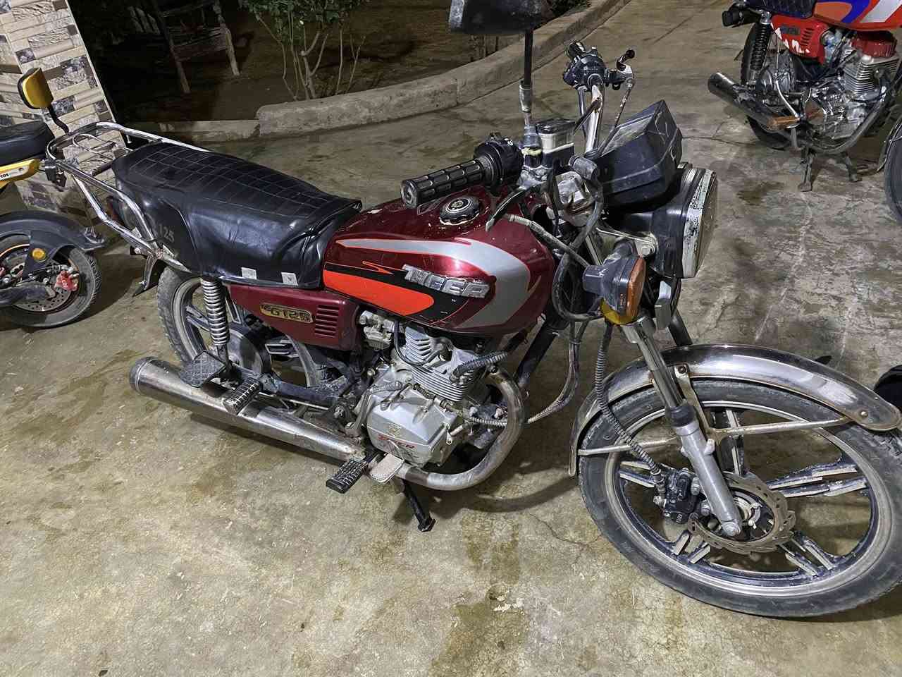 السلام عليكم للبيع
ماطور تايكر خمسه كير ماطور كله شرط 2020 محرك شرط مامفتوح نشاط فول كهربائيات كله شغاله سلف شغال 
السعر 425 الف او بي مجال حك الجيه
مكاني الحويجه داخل 
الرقم ***********
