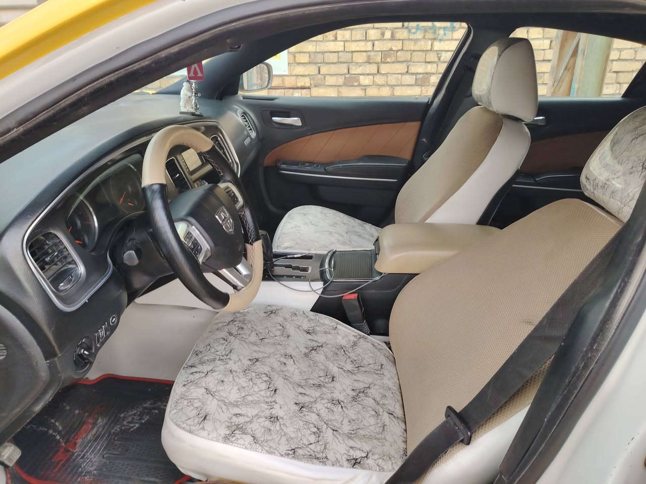 السلام عليكم جارجر 12البيع اومراوس جارجر خصوصي  سياره حلوه جهازه ما ناقصها شي تخم تاير جديد حداديه حلوه سياره مصفره هيئه سنويها ل2027. وصل خط حله بغداد    سياره مكفوله من كص وعيب شرعي سياره متعوره بلتكم شويه من قماره  بس سياره 130 وبيها مجال  ***********
