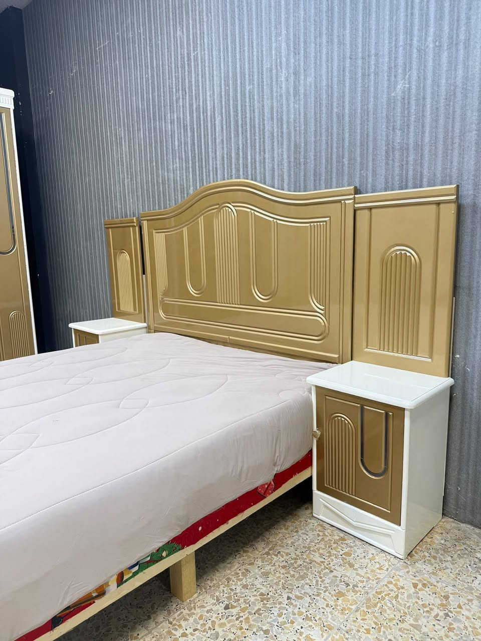 حصرياً الموديل الجديد   

السعر مليون و 100 الف فقط 😍

غرفه نجاره قتصاديه 🛌

متكونه من 9 قطع مميزه 

الكنتور ارتفاع 240 طول 320 

مع الزاويه مجموع الطول 4 امتار 

السمك الخارجي للغرفه 5 ملم انديف

والسمك الداخلي 3 ملم معاكس ابيض

متوفر توصيل وشد داخل بغداد 😊

متوفر توصيل وشد لكافة محافضات العراق 🇮🇶

للحجز والاستفسار الاتصال على الرقم 
‏ *********** ‏بوجود واتساب

