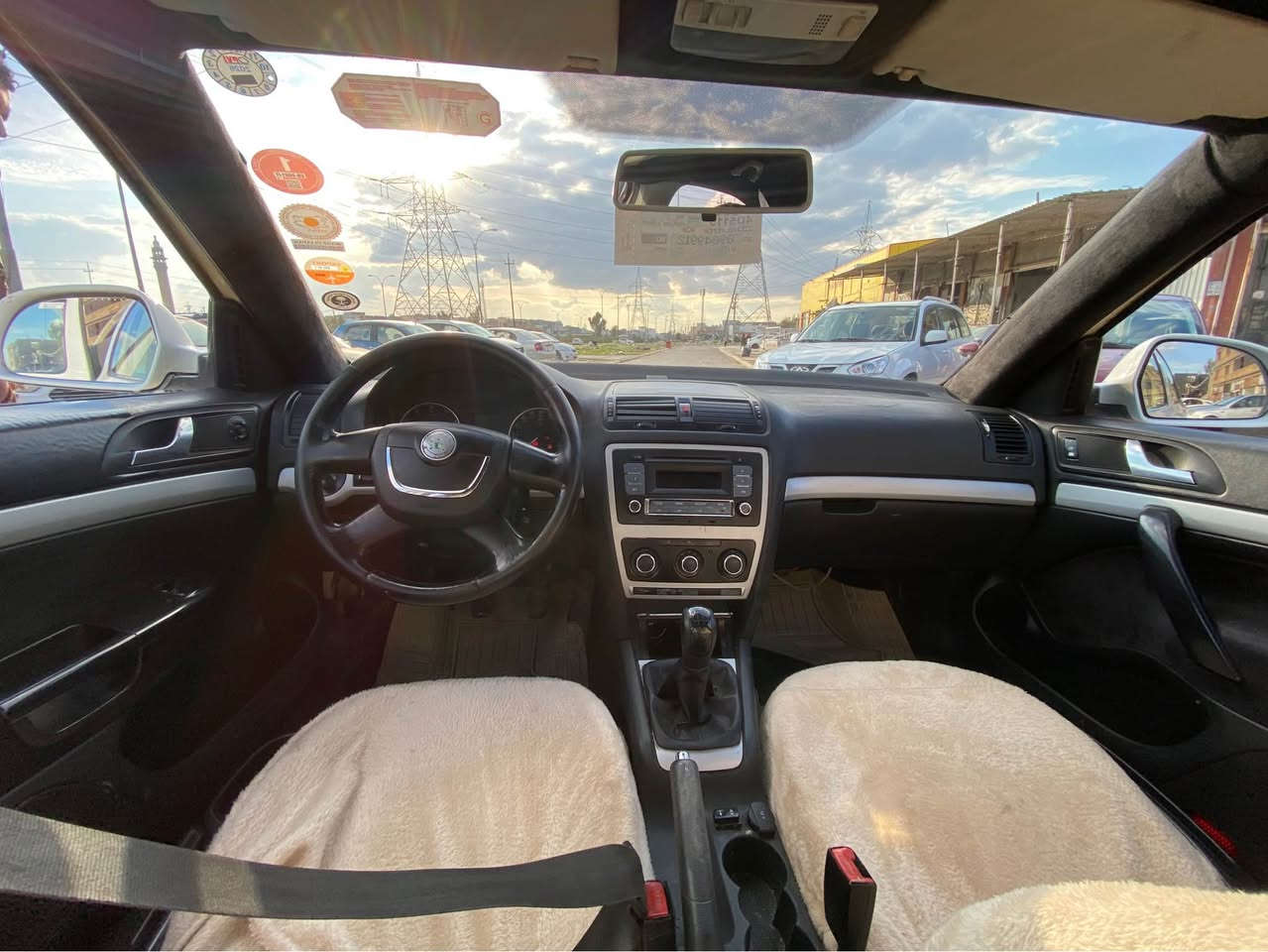 سكؤدا ٢٠١٠،گير عادى،
تكسى بوه كرايته خسوسى،ليدرانى نيه،
گير و مكينه به شةرت،رةقةم و سنوى نوى يه،
نرخ:٥٨$و مجال/ژ.م:*********** أربيل, العراق
