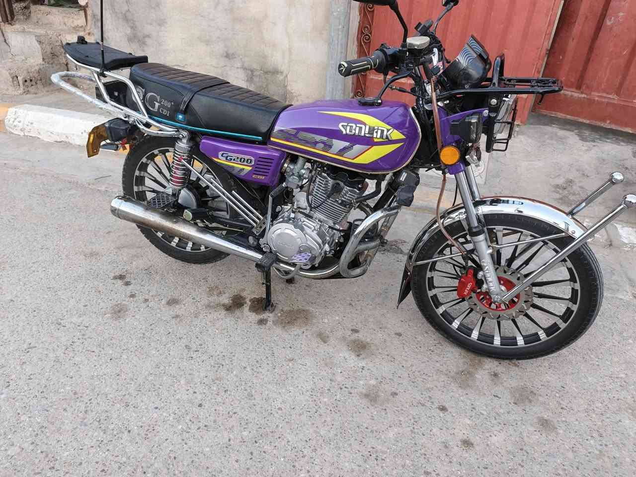 سلام عليكم دراجه سولنك موديل 25 جديده ماشيه 5000محرك 200cc جاهزه مناقصه اي شي لون مميز تايرات شركه تراي ومعدل فول 
كهربائيّات كله شغاله العنوان فلوجه شهداء... السعر 900 وبيه مجال بسيط؟  *********** اتصال +واتساب
