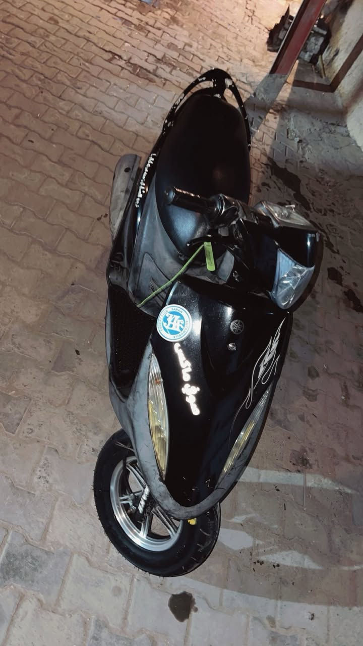 سلام. عليكم.  شباب.  دراجة. ماكس. عدله. رمبه. الدراجة. صارله شهر. من نازله.  دراجة. قليل. بحقه. جديدة. من مكينة معدل. 120.  وكفران نضيفه. + بيه. تزويد. اصلي.  استيل. ويل. كب. نجمه. اصلي. وقطرة. اكسل. وفلاوين.  بيه. بعد نواعم.   ها وشرط احله. من الصور. هيه.  السعر  مليون. و. 350 وبيه. مجال.  قليل. هاذ. رقمي. ***********   /  بلازحمه ال مو شراي. لا يعلق. ولا. يخابرني.  ماشي.    ملاحضه. تريد بدون. تزويد   يختلف. السعر.  خابرني. وسهله. 👍
