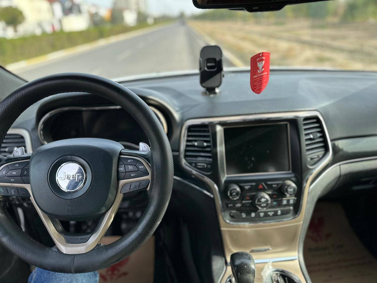 جيب لمتد فول الفول عدا رادار امامي وكاميرا امامية 
رقم بغداد
موديل ١٦ 
ببها قطع صبغ ابيع مصبوغة حزام
السعر ١٧٥٠٠ الف دولار وبيها مجال
***********
