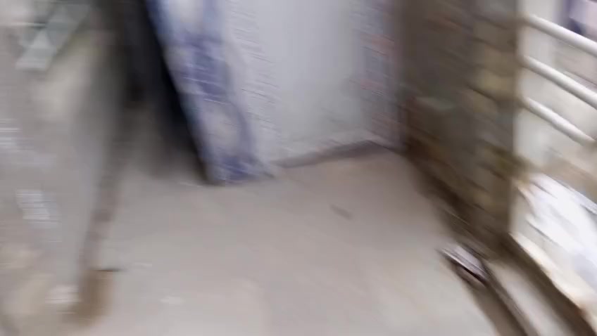 سلام عليكم بيت للبيع مساحة ١٠٠ حي الصحفيين المربع الاول قريب عل فلكة القاضي بناء سنة ٢٢ السعر على صاحب البيت ***********
