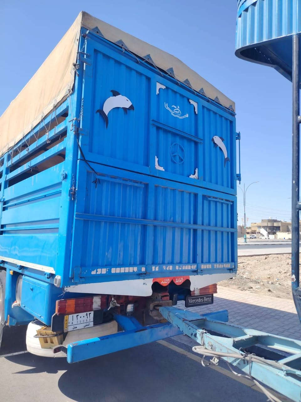 للبيع بدي الطول 7.40 والعرض 260 والارتفاع 255 مكاني بالكوت

***********
