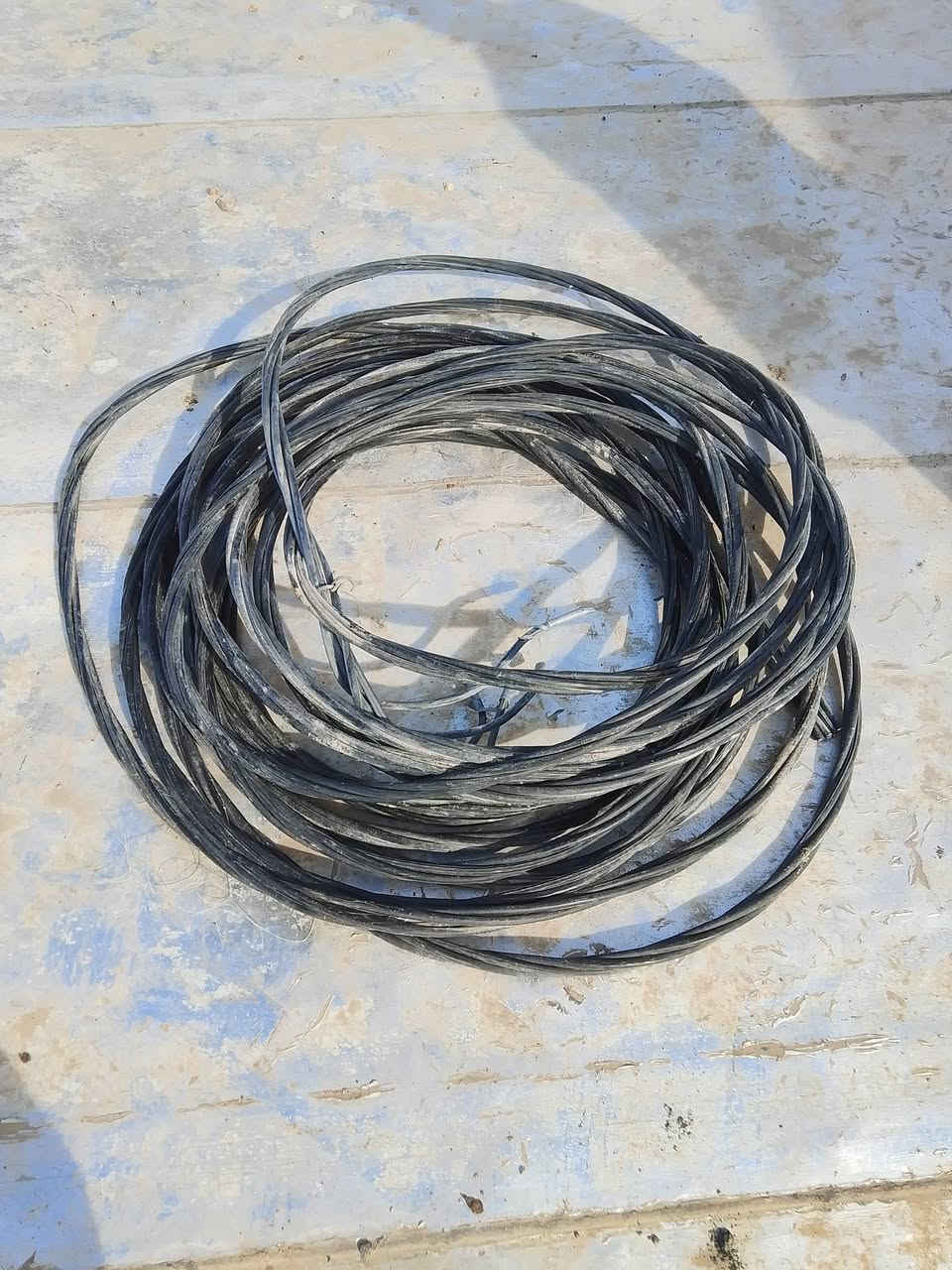 ضفيرة اربع خطوط الطول 33متر
للبيع الاتصال ع الرقم ***********
