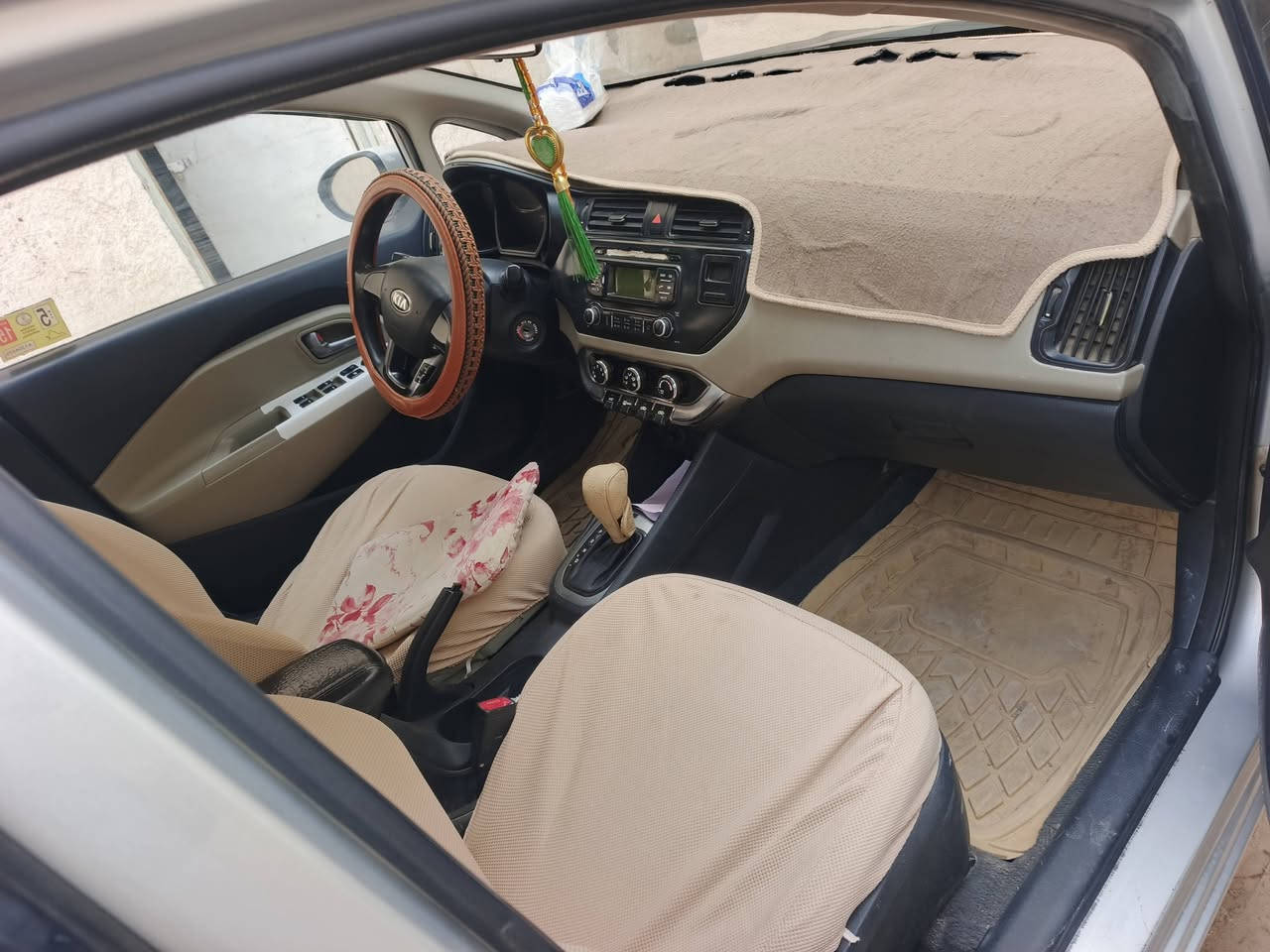 السلام عليكم
كيا ريو موديل 13 خليجي مكينة 1600 بيها جاملغ مبدل بدون عابر  ورشات صبغ  جاهزة من كلشي 
*********** مكانب رميثة سماوة
