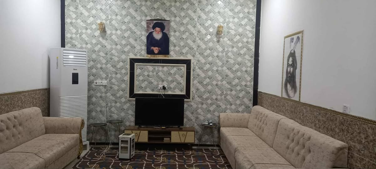 يالله اللهم صل على محمد وال محمد
يوجد بيت في منطقة الخماس مساحة البيت ٣٠٠م البيت يحتوي على غرفتين نوم صاله مطبخ صحيات كراج  وجه البيت يحتوي على محلين وجه شارع 
الاستفسار اكثر الاتصال او مراجعه مكتب عمار احمد  للعقار شارع الخليج مجاور علي الماز
***********
***********

اخوكم حجي علي للعقارت  بيع شراء عرض 
اهلا وسهلا
